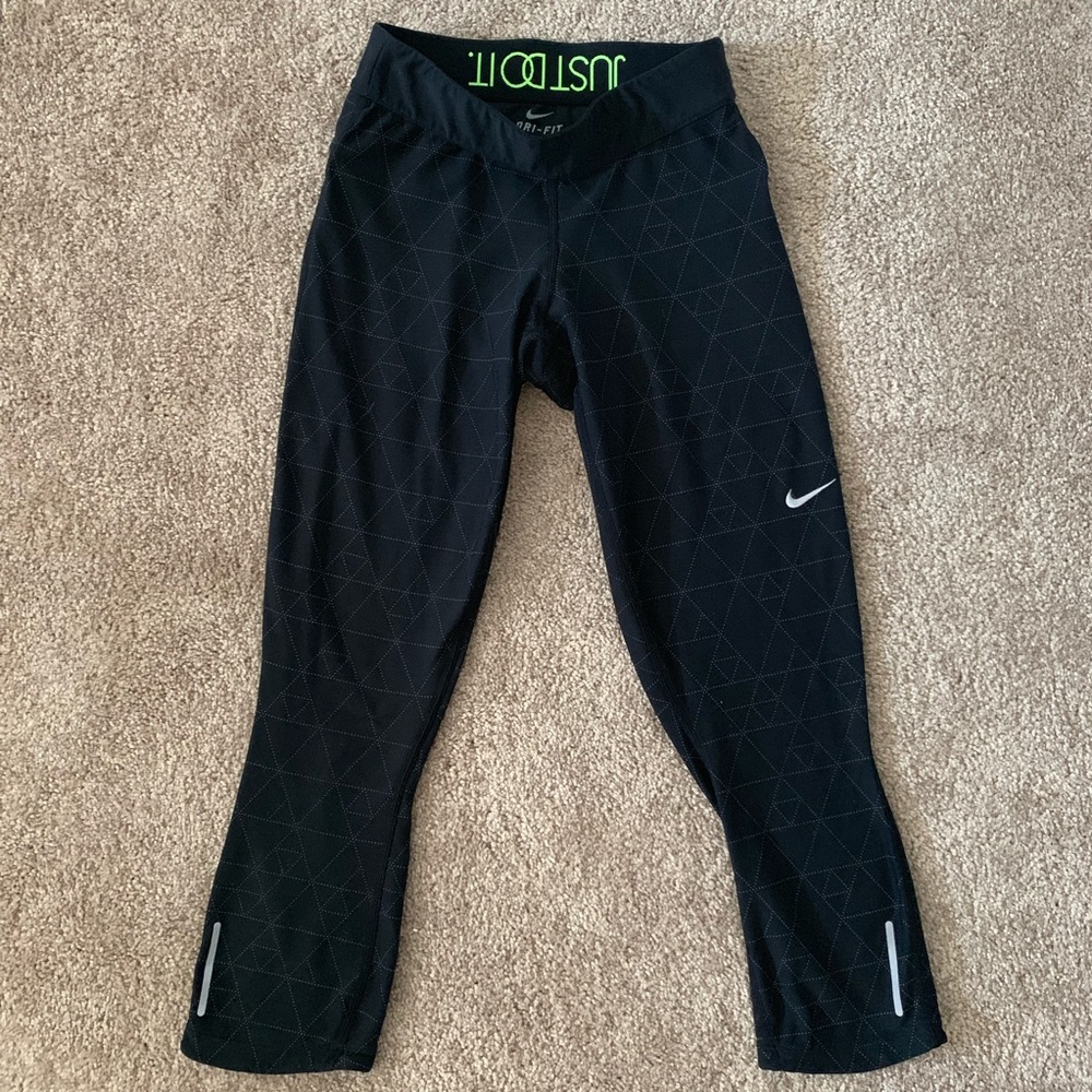 Nike Dri-Fit Capri leggings size XS